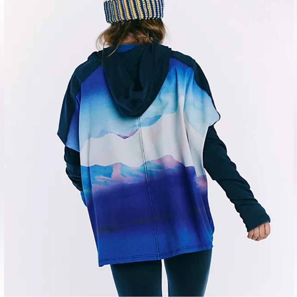 FREE PEOPLE Oversized Blue and Black Graphic Hoodie with Long Sleeves - Picture 2 of 3